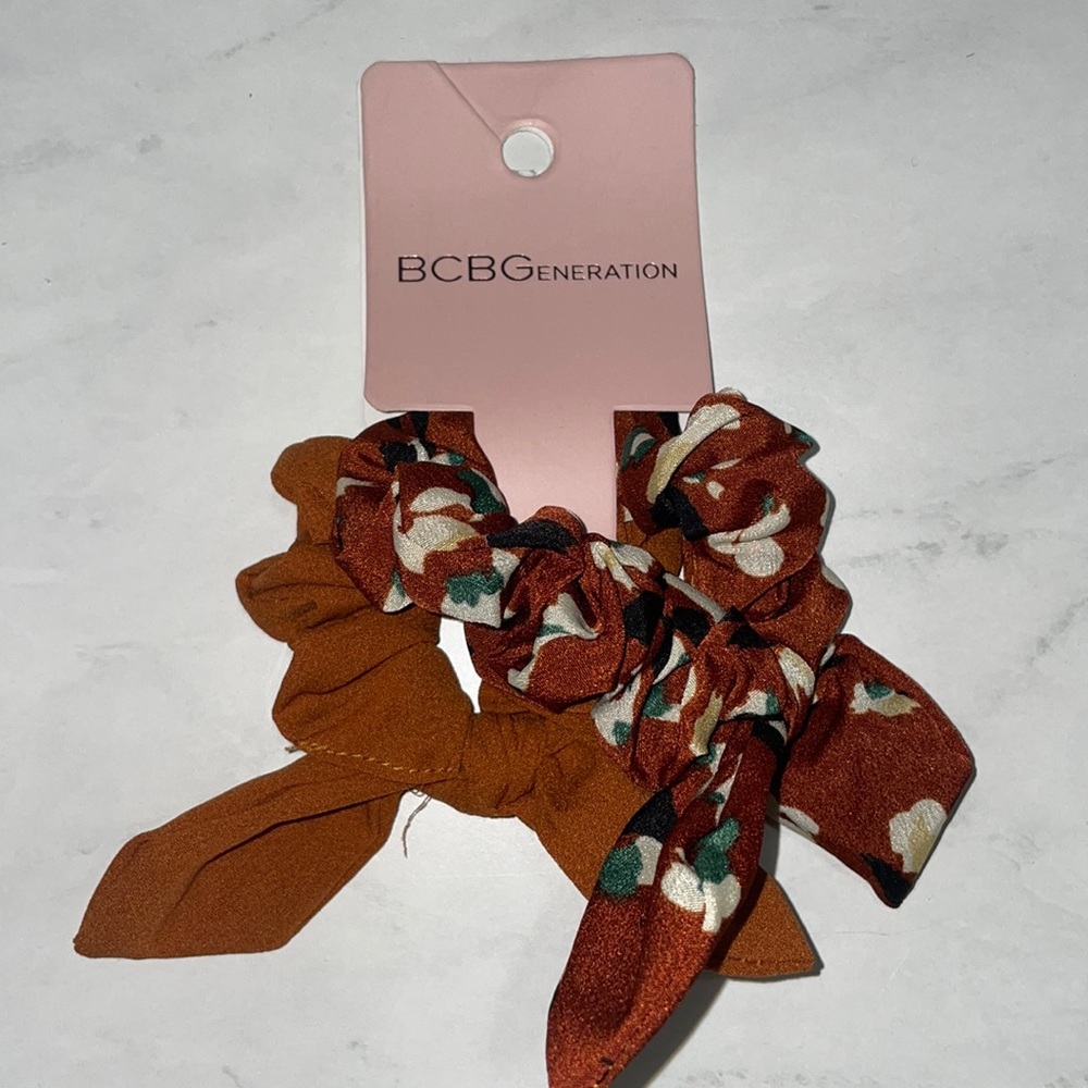 NWT BCBGeneration Set of 2 Hair Scrunchies